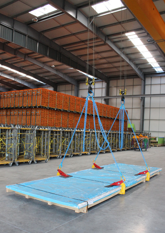 Overhead crane with a capacity of 10 tonnes