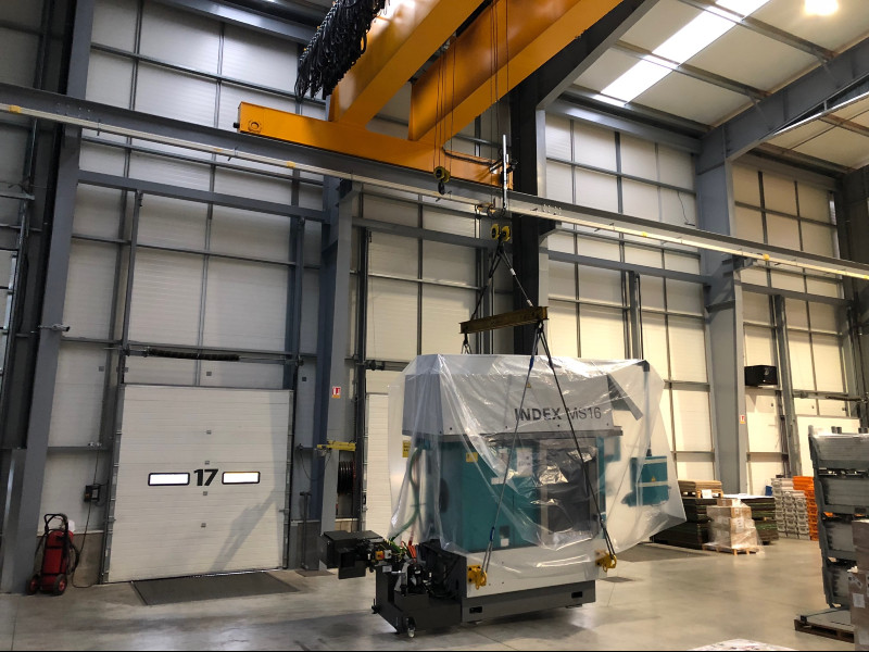 Overhead crane with a capacity of 10 tonnes