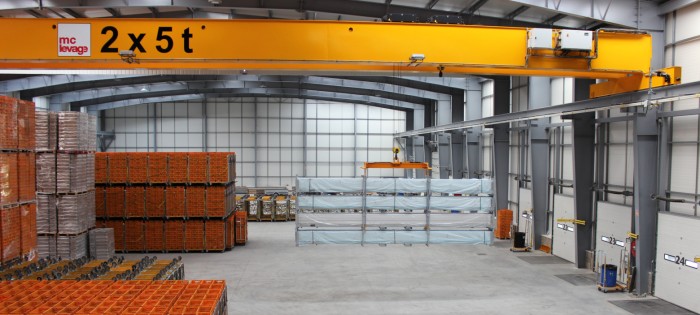 Overhead crane with a capacity of 10 tonnes